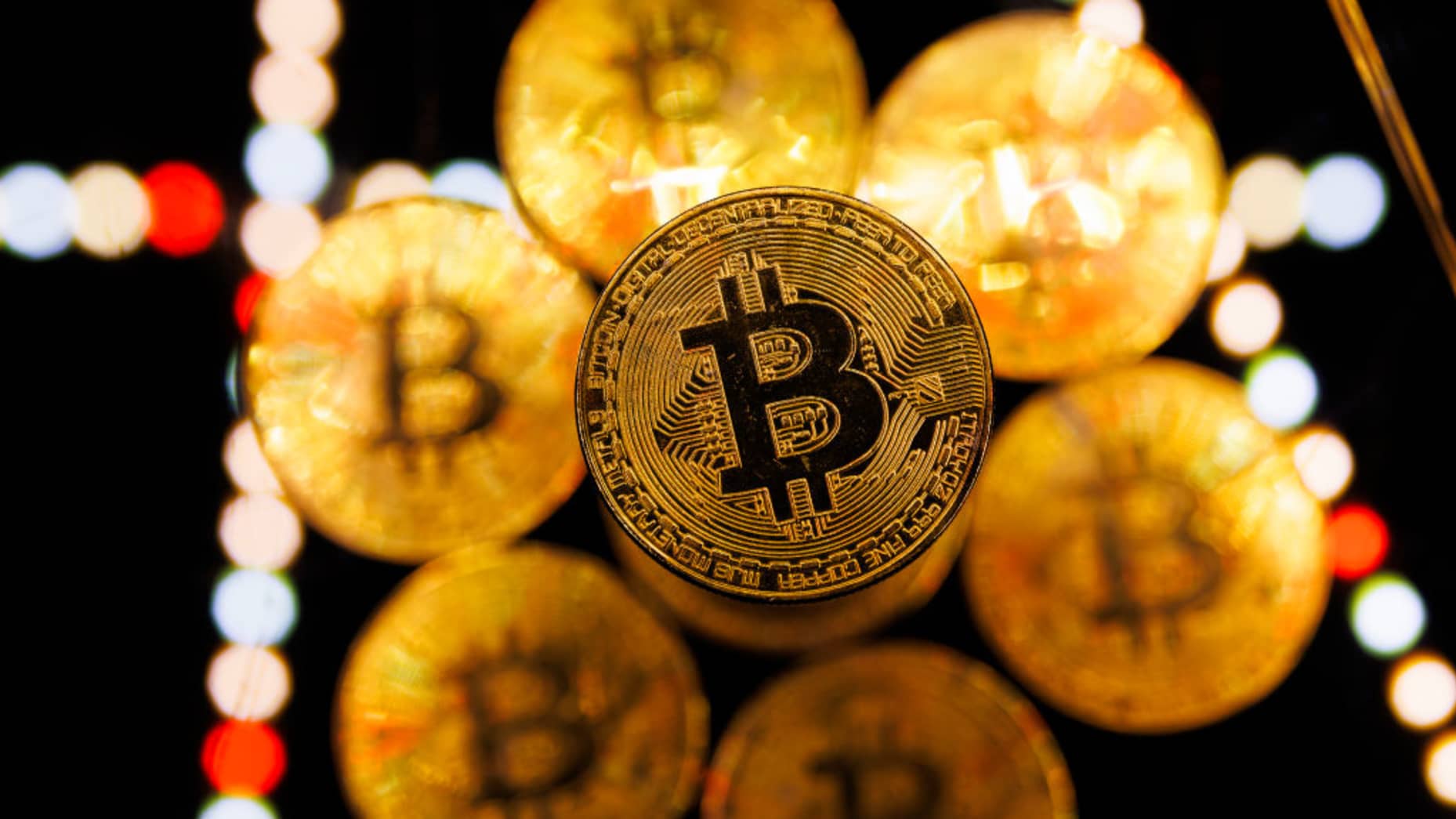 Bitcoin Remains Stable at $97,000 as Ethereum's Value Halves